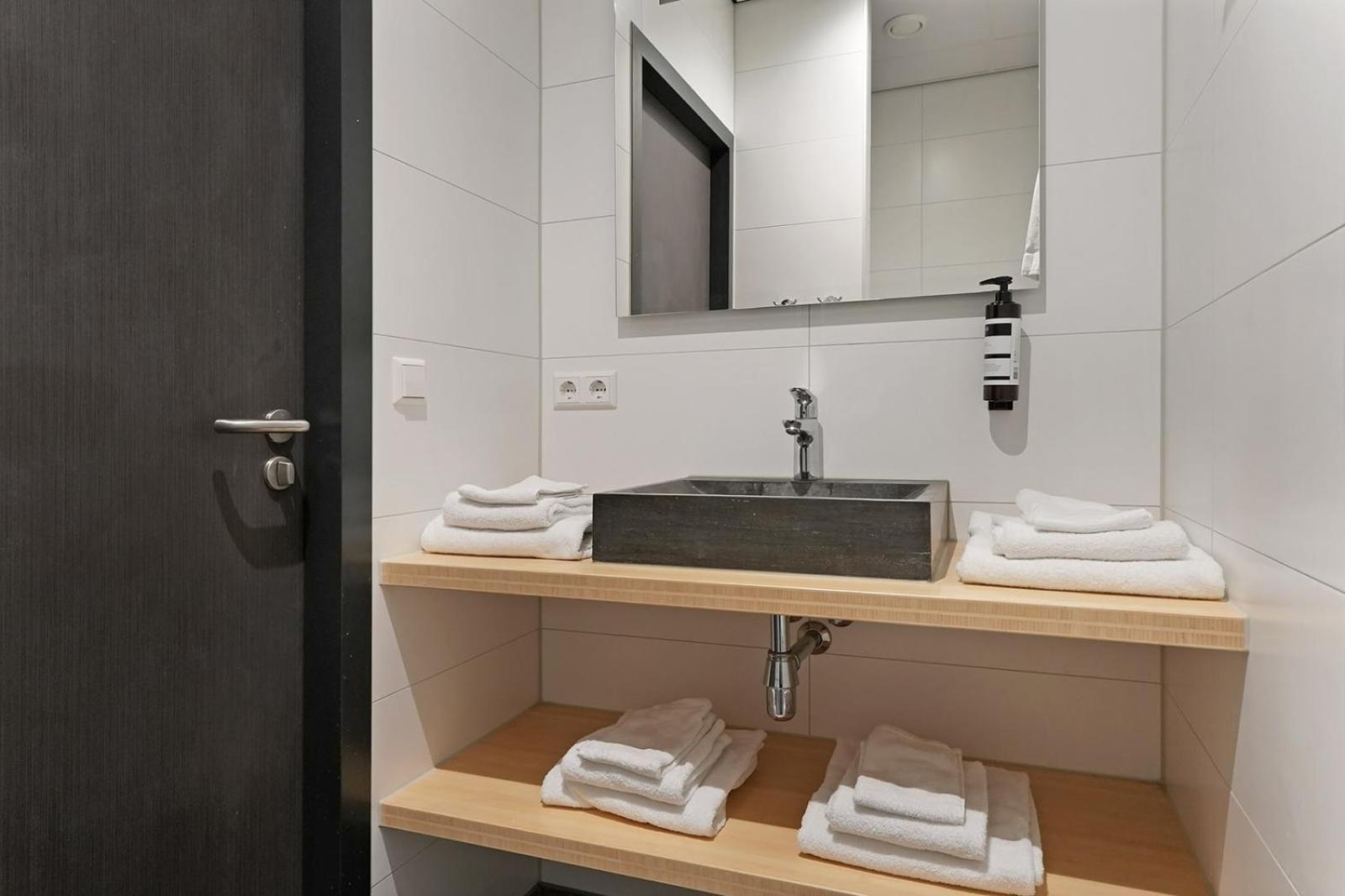 Dock Hotel Стелендам Екстериор снимка